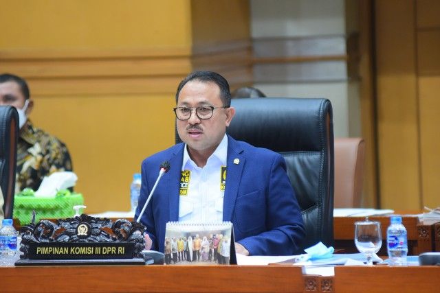 podiumnews.com-Usut Tuntas Jaringan Oknum Polisi Pemasok Senjata ke KKB